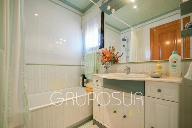 Foto 7856bbfa-aefb-4f5d-aef6-720050cf78c4. Chalet en avenida Boecillo 74 exclusivo chalet con piscinas y zonas comunitarias en la urbanización pago la barca, , valladolid en Boecillo