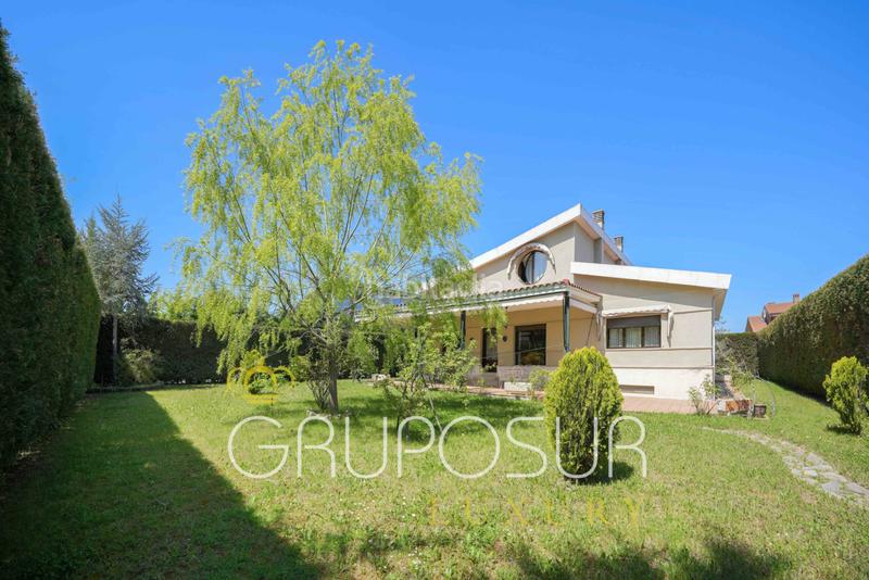 Foto 914c7291-1f0a-4834-879a-c17cbd1eec77. Chalet en avenida Boecillo 74 exclusivo chalet con piscinas y zonas comunitarias en la urbanización pago la barca, , valladolid en Boecillo