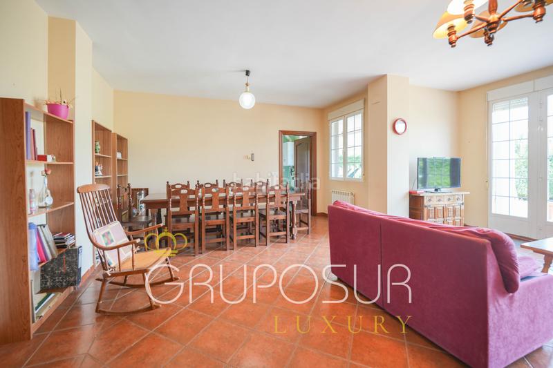 Foto 02b54739-d0ab-4a63-8a17-f7cc63bb1a79. Chalet in calle almendro 21 in Boecillo