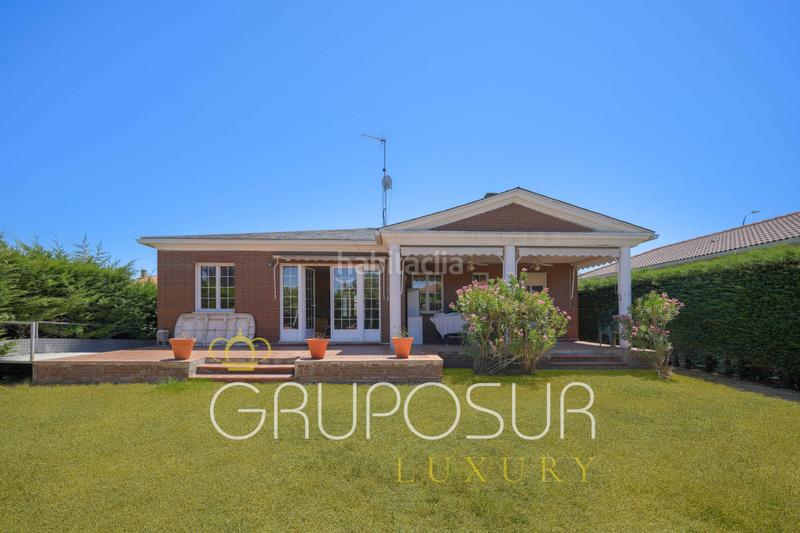 Foto 7c00ea80-9839-401f-a300-27a37b321132. Chalet in calle almendro 21 in Boecillo