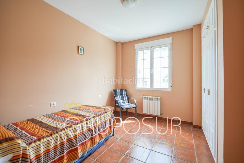 Foto cf8aaf22-b47e-4163-a5fd-1d80de654216. Chalet in calle almendro 21 in Boecillo