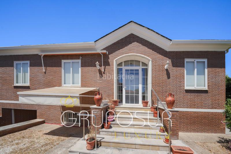 Foto d81c44cb-ddda-49a2-9dee-1869d7d52214. Chalet in calle almendro 21 in Boecillo