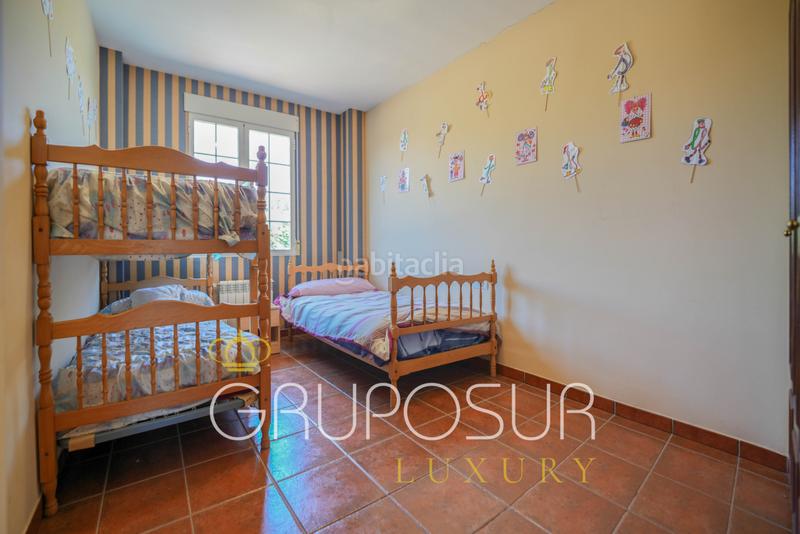 Foto ef34cb44-d73f-43ea-8ed7-4e09a55d592c. Chalet in calle almendro 21 in Boecillo