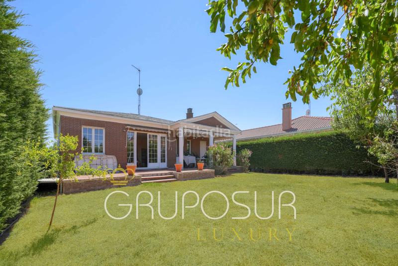 Foto f51cf0fe-c503-4a19-a317-432b03cf5920. Chalet in calle almendro 21 in Boecillo