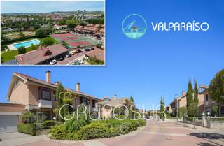 Maison jumelée  Plaza nuevo mundo 1. Exclusivo chalet pareado en valparaíso, con piscinas comunitaria