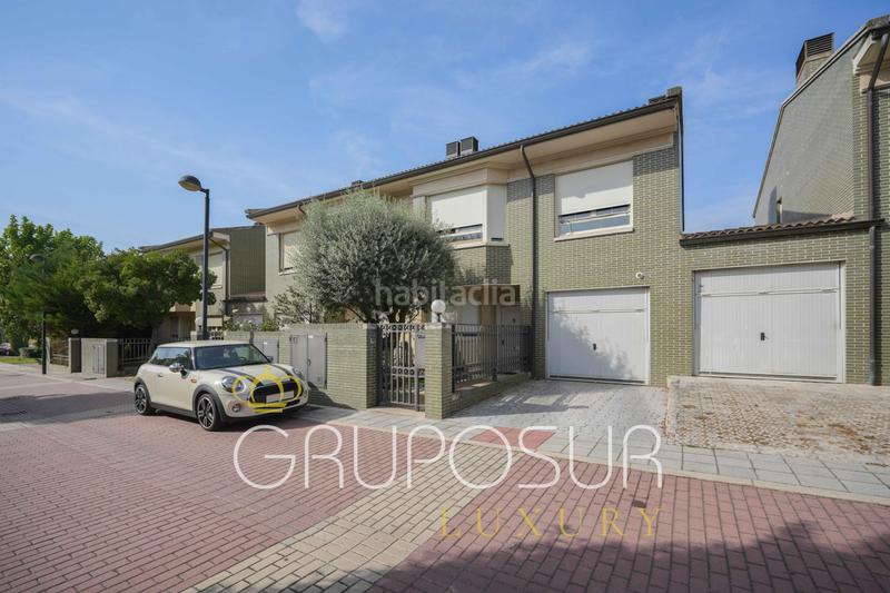 Foto 314920c4-342e-42f8-bbd4-ad9b842adfa7. Casa adossada a calle de la fuente dEl Berrocal 16 a Valladolid