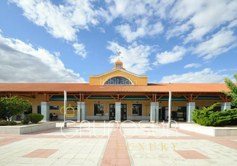 Foto 4c6bc3eb-85d0-401d-bd06-fa5f23fd9869. Casa adossada a calle de la fuente dEl Berrocal 16 a Valladolid