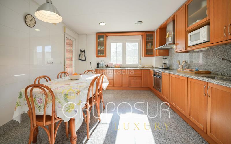 Foto 2eda19ee-3bf4-4aa3-bfbb-de7e7f2995cf. Chalet in calle encina 1 in Extrarradio Valladolid