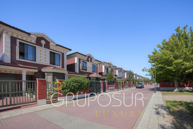 Foto 2581271d-99ab-43c4-afbb-e49705b656d6. Xalet a plaza ópera 16p a El Berrocal Valladolid