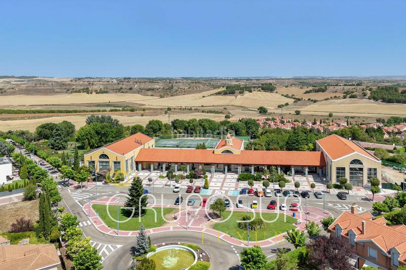 Foto 513f1082-6029-496b-8855-06ace68ed214. Xalet a plaza ópera 16p a El Berrocal Valladolid