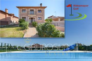 Xalet  Avenida de las navas 130. Fantástico chalet independiente con piscinas comunitarias en la