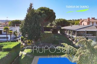 Chalet  Calle santinos 10. Fantástico chalet independiente con piscina privada y pista de t