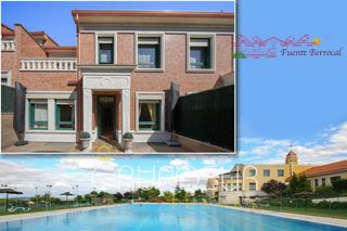 Casa adossada  Calle fausto 31. Exclusivo chalet adosado de lujo con piscinas en la urbanización