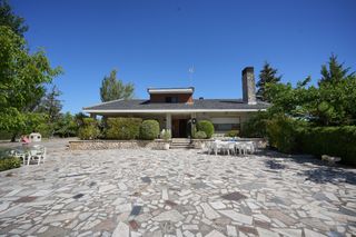 Xalet  Calle vía 3. Chalet villanubla