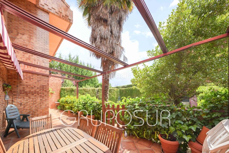 Foto a810037d-d1b4-40ff-91b8-ef68ef784176. Casa adossada a avenida entrepinos 1d a Simancas
