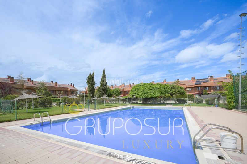 Foto b6f1bb95-8856-404d-8381-dc23d438f93d. Casa adossada a avenida entrepinos 1d a Simancas