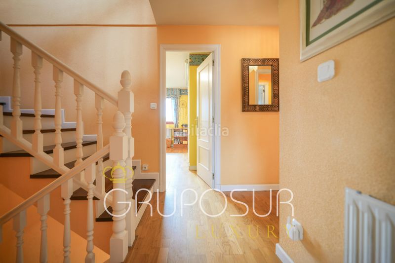 Foto b93c01a3-bad2-4f9c-97a7-c902301dca31. Casa adossada a avenida entrepinos 1d a Simancas