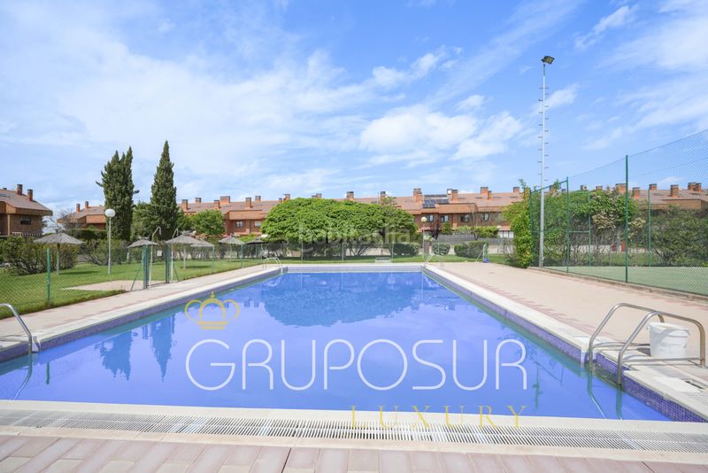 Foto d49413d6-d27f-4c60-bbff-e40960e838ac. Casa adossada a avenida entrepinos 1d a Simancas