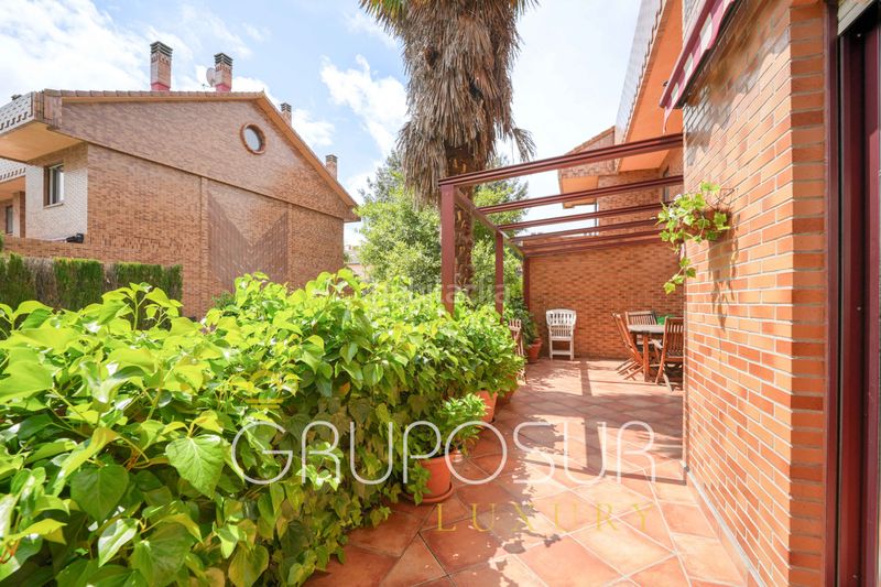 Foto f265c9a2-0384-4261-9bd5-056ce975dcf9. Casa adossada a avenida entrepinos 1d a Simancas