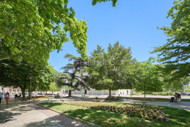 Foto eb44ea0b-a47d-46b9-b7ca-80b8f351be0a. Pis a plaza colegio de santa cruz 6 a Centro Valladolid