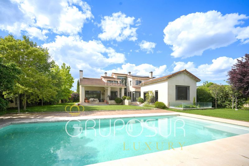 Foto 2b5d01fa-8665-4ba1-9780-8ea7cec6482f. Chalet dans calle encina 10 dans Simancas