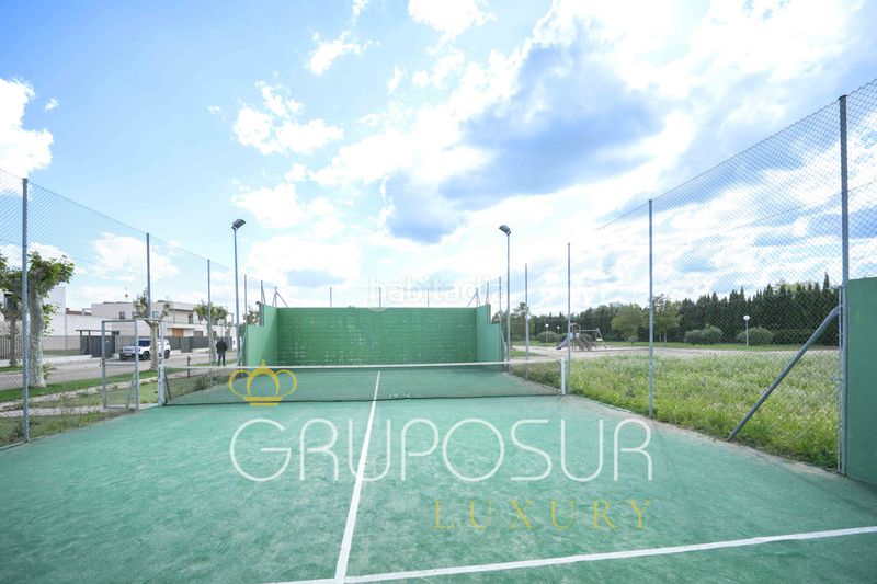 Foto 44da6fad-99e9-46a1-ba91-0cbd2d30391e. Chalet dans calle encina 10 dans Simancas