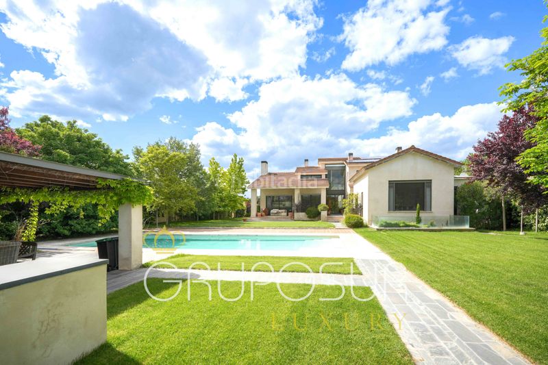 Foto 58fe78ea-f1e6-42b3-988e-7728ee1ef3bc. Chalet dans calle encina 10 dans Simancas