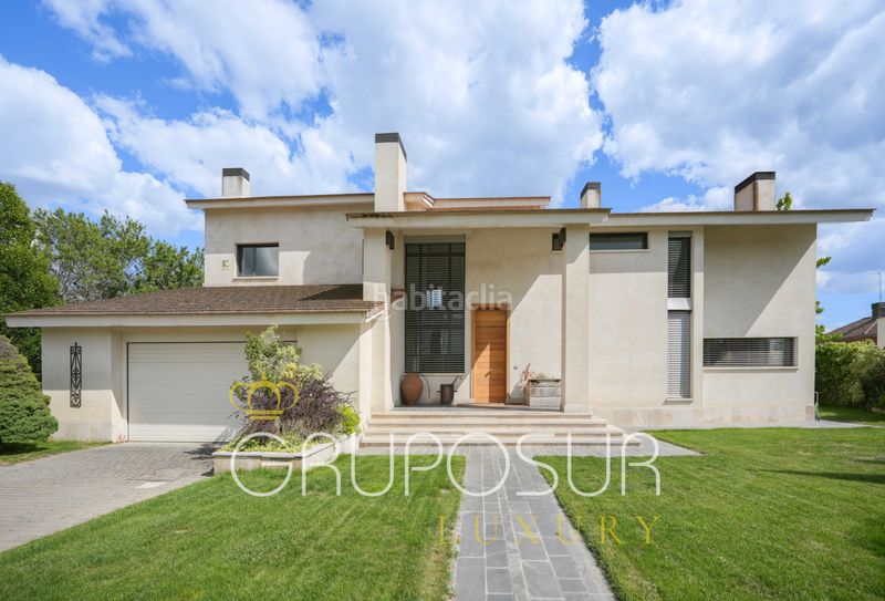 Foto 71b6db87-70b6-4b02-8a26-9bef74efc186. Chalet dans calle encina 10 dans Simancas