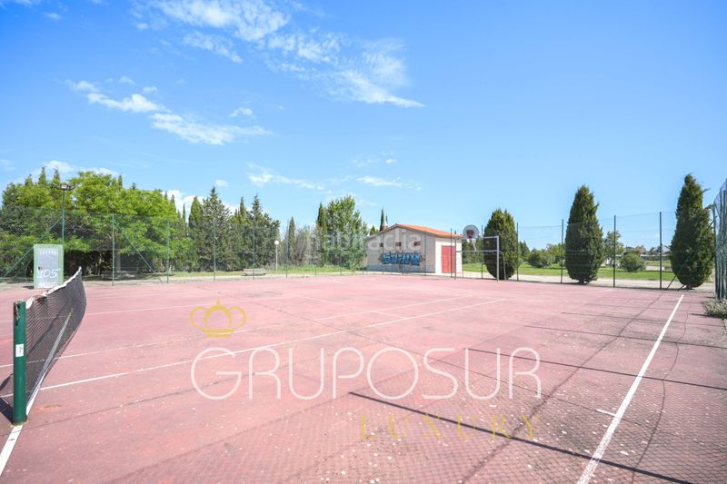 Foto c2ed437a-745e-47c8-bebd-fbfca8e9e423. Chalet dans calle encina 10 dans Simancas