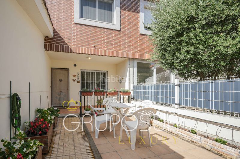 Foto 45bc8a6c-ca9e-4db0-8546-3d0f5de4a9ce. Casa adossada amb xemeneia calefacció aparcament a Boecillo