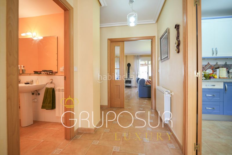 Foto 5a9d3ffb-78c0-438c-a8a5-a505e359e074. Casa adossada amb xemeneia calefacció aparcament a Boecillo