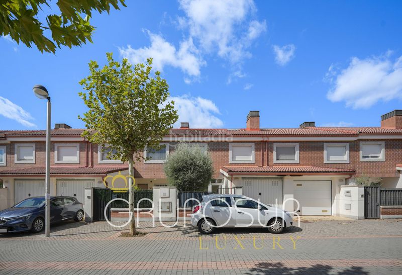 Foto e4b98b15-2500-4856-b171-29385cf13a94. Casa adossada amb xemeneia calefacció aparcament a Boecillo