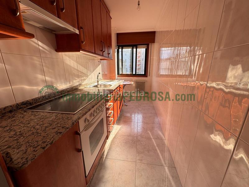 Foto 10eb4144-48e2-4698-b0a5-9aed747d7a4f. Flat with heating parking in Zona de Plaza de Barcelos Pontevedra