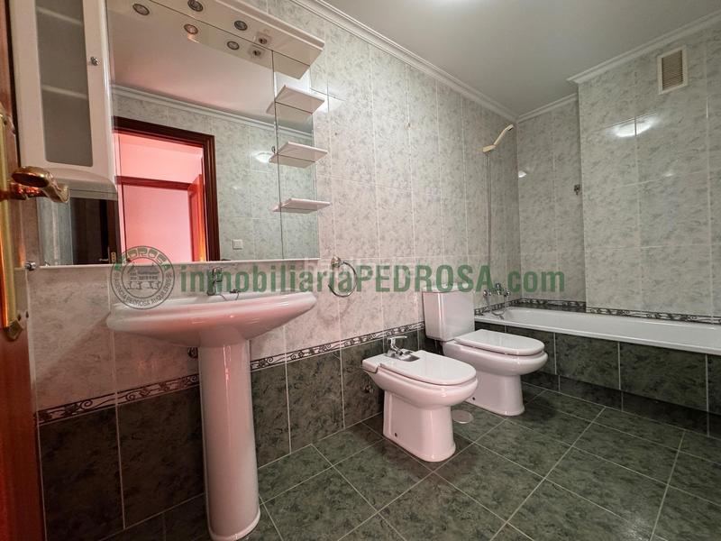 Foto 15f5e696-2b86-455b-9885-17c119b88367. Flat with heating parking in Zona de Plaza de Barcelos Pontevedra