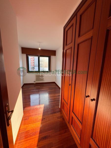 Foto 41e1022b-3ac7-4aba-bd72-dc5ef16d4935. Flat with heating parking in Zona de Plaza de Barcelos Pontevedra