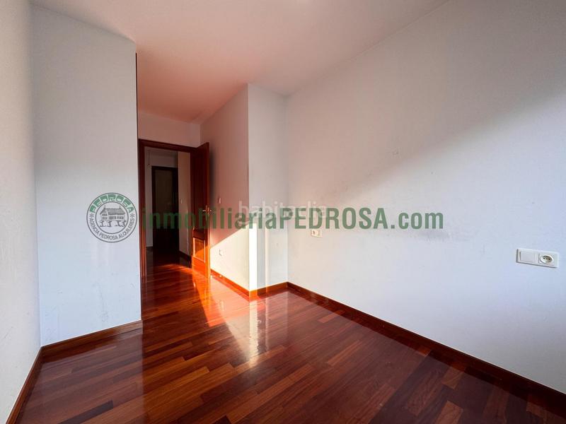 Foto 97f05413-97ee-4dc0-8158-97c3b2c1b3d7. Flat with heating parking in Zona de Plaza de Barcelos Pontevedra
