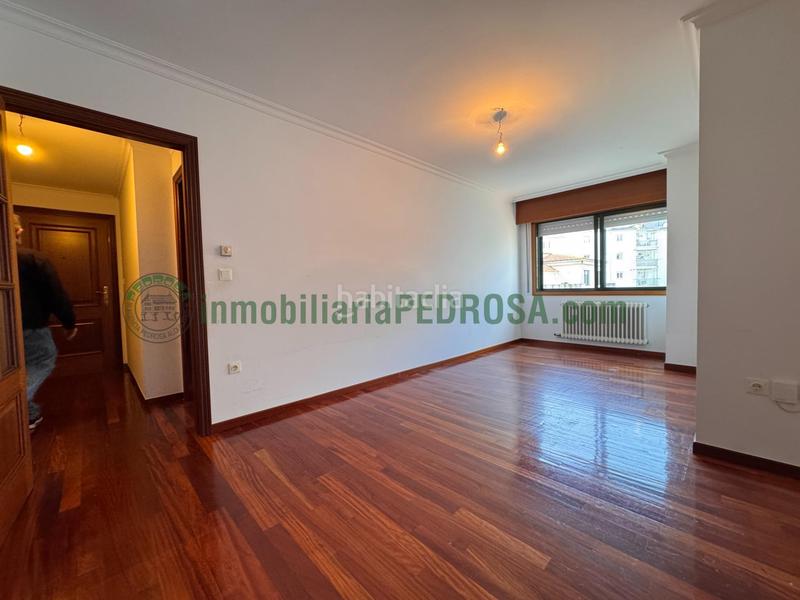 Foto a680dec2-b028-4baa-8529-e41dff6b4e37. Pis amb calefacció aparcament a Zona de Plaza de Barcelos Pontevedra