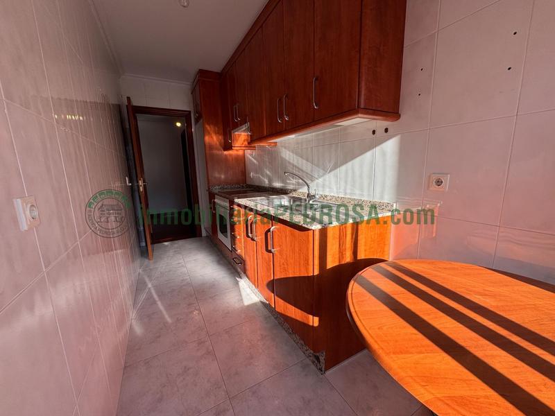Foto b379616e-b7cb-41ed-9d6c-b100ed91f260. Flat with heating parking in Zona de Plaza de Barcelos Pontevedra