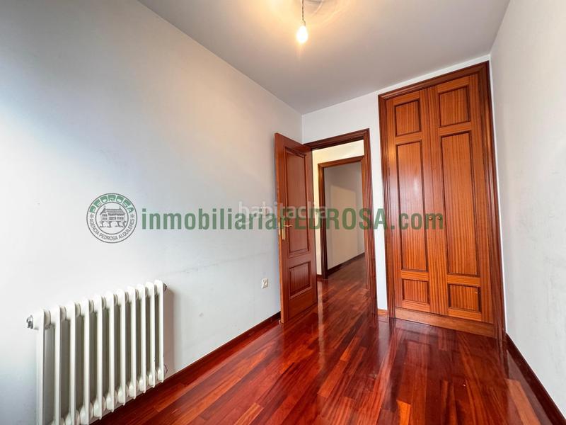 Foto dfc0ccc4-ff94-461d-8b3f-65c816ba6a56. Flat with heating parking in Zona de Plaza de Barcelos Pontevedra
