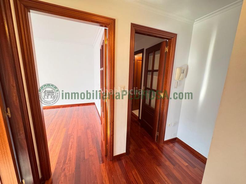 Foto fda62841-6510-4cf0-baa5-2e099a59cd80. Flat with heating parking in Zona de Plaza de Barcelos Pontevedra