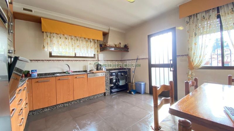 Foto 649f8984-e6ac-45c6-9855-c4d6e675a39e. Chalet en san xoán de Poio Poio