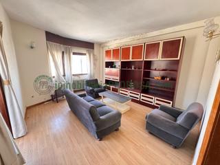 Pis a Zona Fernández Labreda. Amplio piso en venta en la avenida de vigo, pontevedra  oportuni