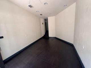 Location Local commercial à Zona de Plaza de Barcelos. Oportunidad única! local comercial luminoso en el corazón de la