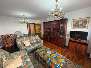 Pis  Calle san antonio. Amplio piso de 3 dormitorios en el corazn de la ciudad