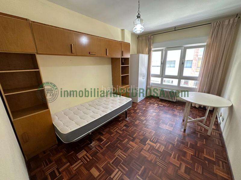 Foto 4c12dead-5967-4b40-90a2-4812a3df55de. Alquiler estudio piso ideal para alquiler de estudiantes , zona hospital en Pontevedra