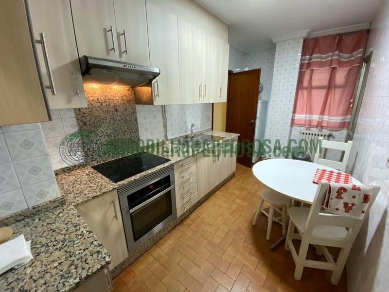 Foto fe8f5ae5-4da6-441a-a08f-8f0934f33aa2. Rent studio with heating in Zona de Plaza de Barcelos Pontevedra