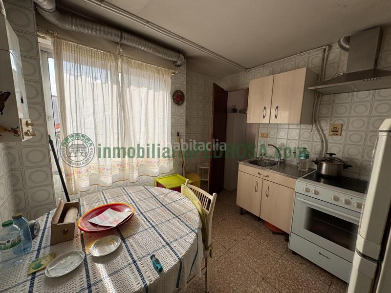 Foto ba0ba8d7-d4ac-4ec8-bf80-e4db16fc31a9. Piccolo appartamento con riscaldamento in Zona de Plaza de Barcelos Pontevedra