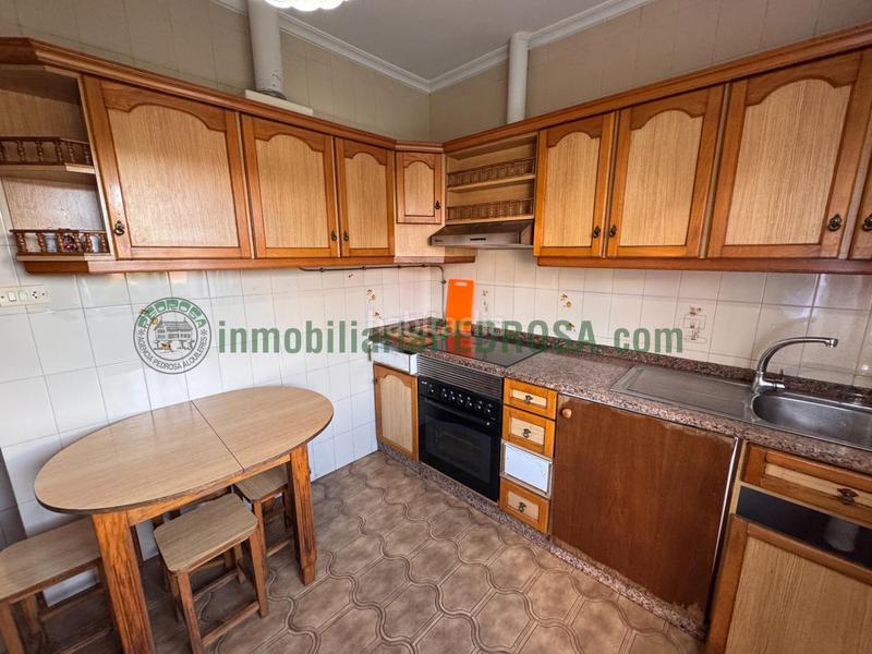 Foto b9d33e12-1c4a-45d7-97a0-c3ec6cc4d870. Casa con riscaldamento parcheggio in A Parda Pontevedra