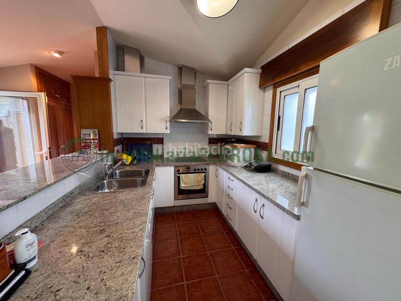 Foto 0486ea7e-43b0-4555-9025-9f6ad880f928. Bauernhof in Marín