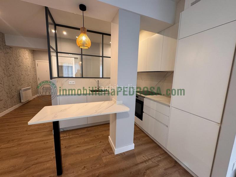 Foto a1819bb7-6b38-4287-92ee-f2e1fd8a5934. Alquiler piso moderno piso en alquiler en benito corbal, en Pontevedra